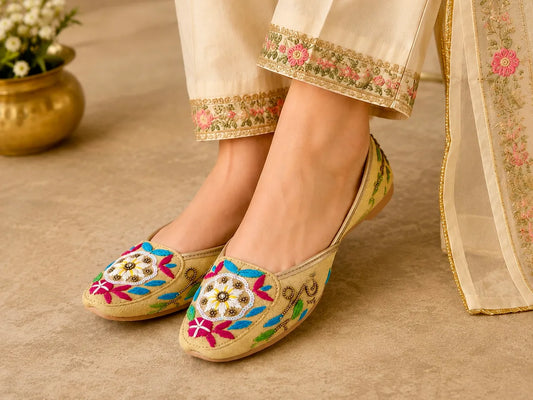 Golden Floral Embroidered Jutti