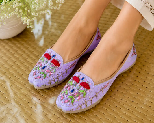 Lavender Floral Embroidered Jutti