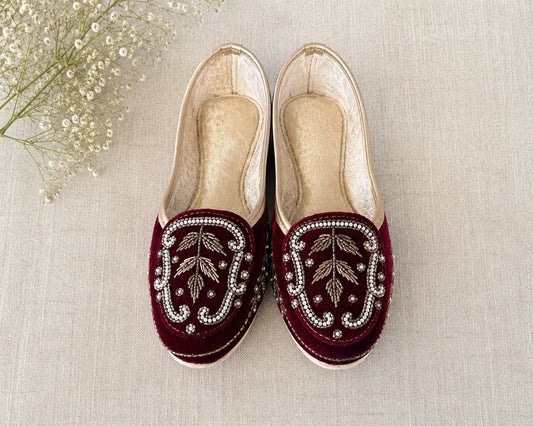 Maroon Pearl Embroidered Jutti