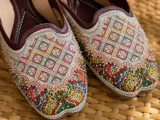 Multicolor Geometric Embroidered Jutti