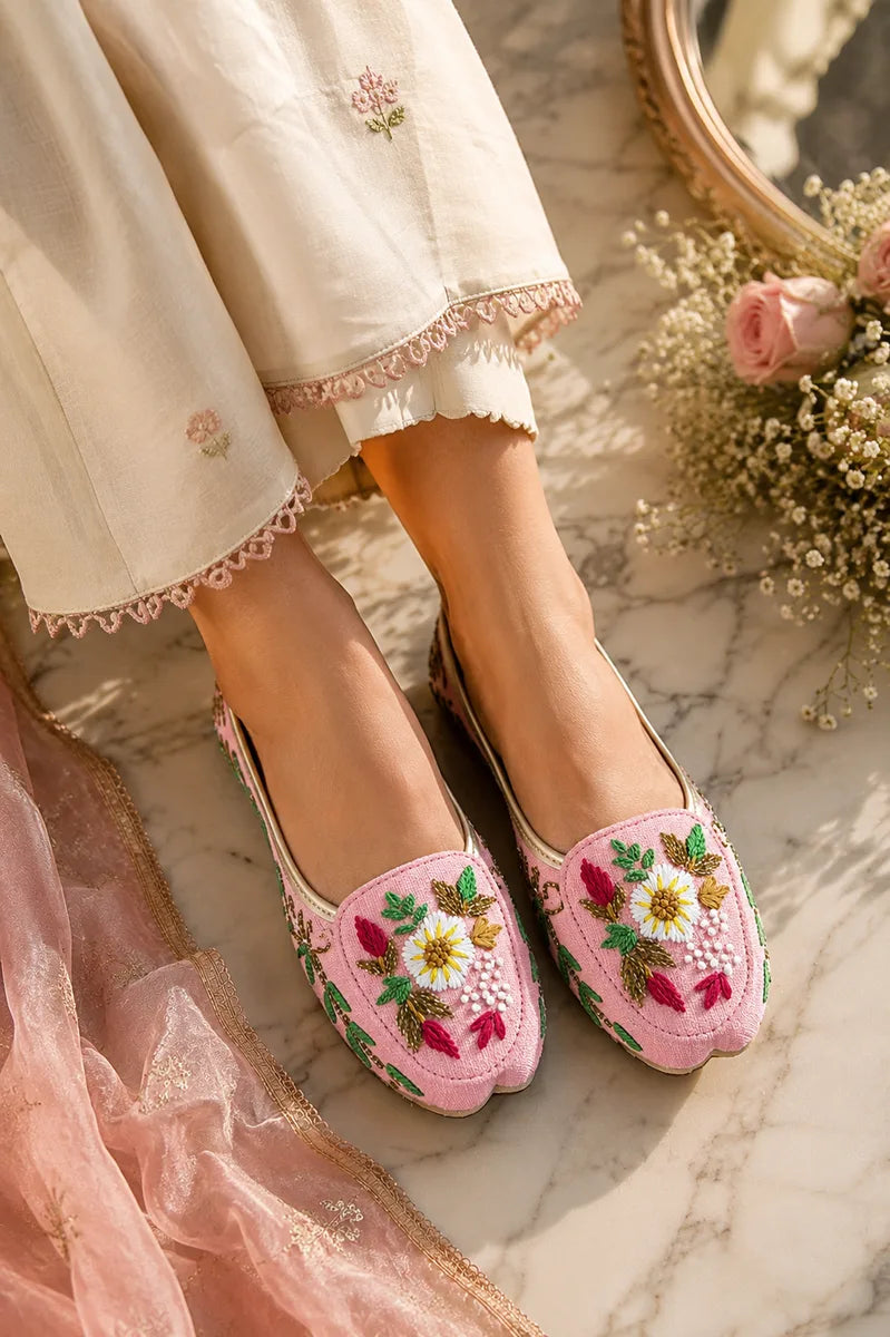 Pink Floral Embroidered Jutti