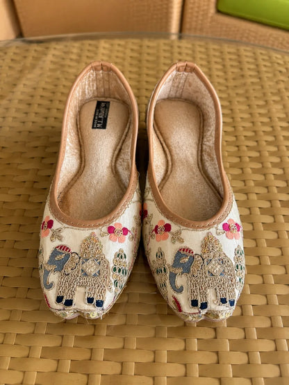 The Chits Ivory Peacock Hand-Embroidered Women's Jutti