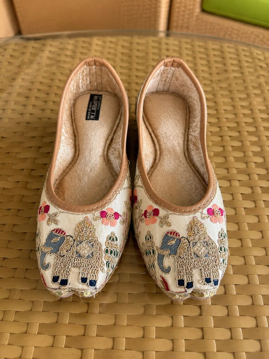 The Chits Ivory Peacock Hand-Embroidered Women's Jutti